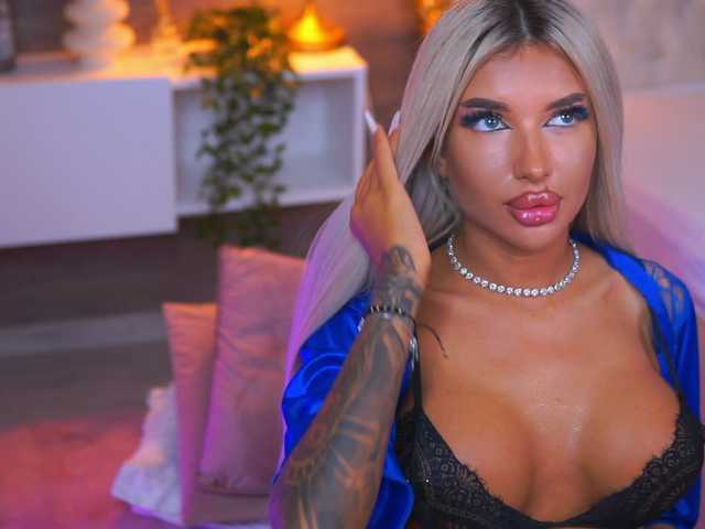 JuicyJessye live cam on BongaCams