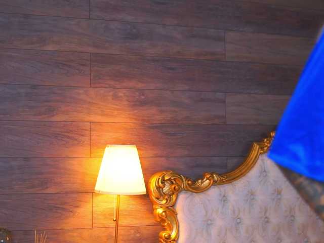 JuicyJessye live cam