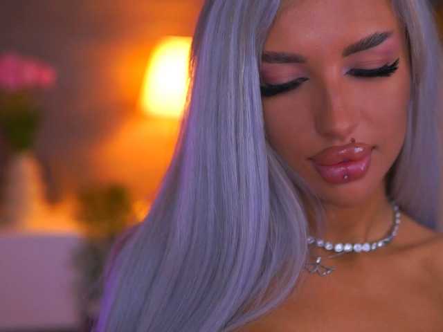JuicyJessye live cam on BongaCams