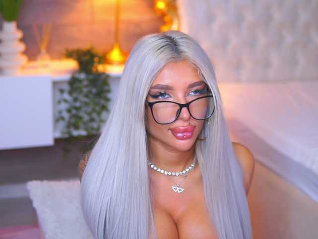 JuicyJessye live cam on BongaCams