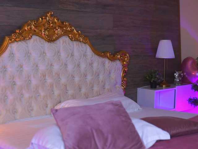 JuicyJessye live webcam show