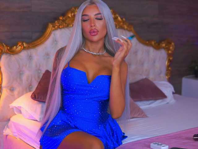 JuicyJessye live cam