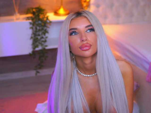 JuicyJessye live cam on BongaCams