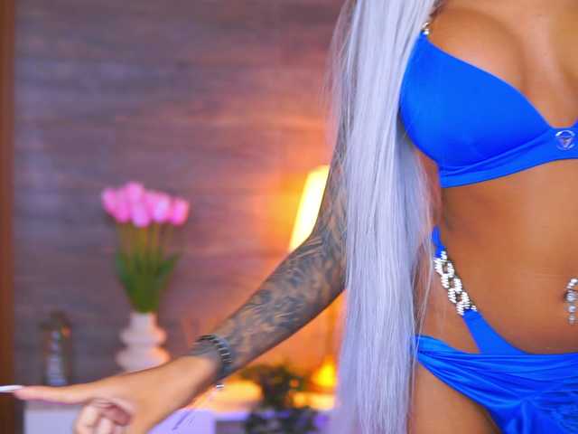 JuicyJessye live cam on BongaCams