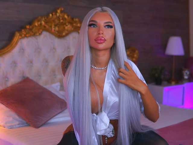 JuicyJessye live cam on BongaCams