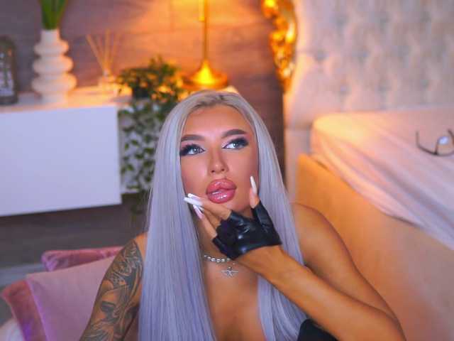 JuicyJessye live cam on BongaCams