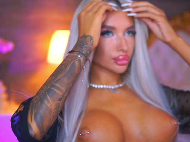 JuicyJessye live cam on BongaCams