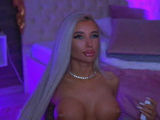  JuicyJessye chat room