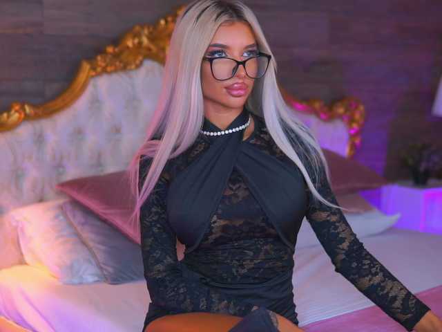 JuicyJessye live cam on BongaCams
