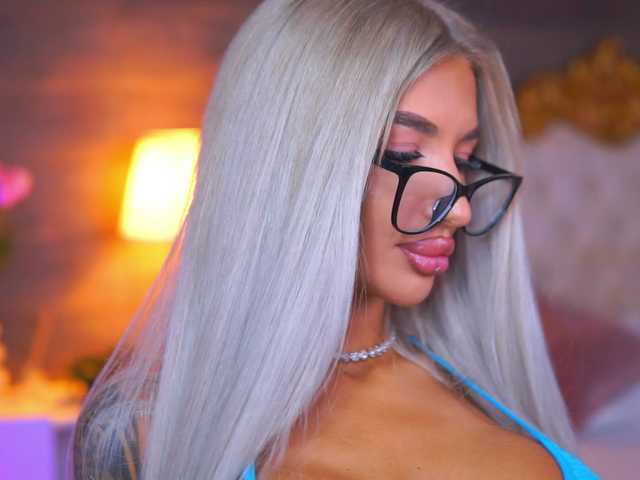 JuicyJessye live cam on BongaCams