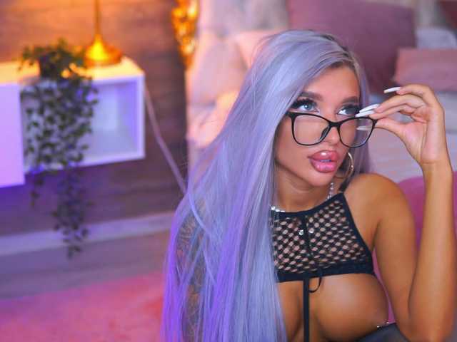 JuicyJessye live cam on BongaCams