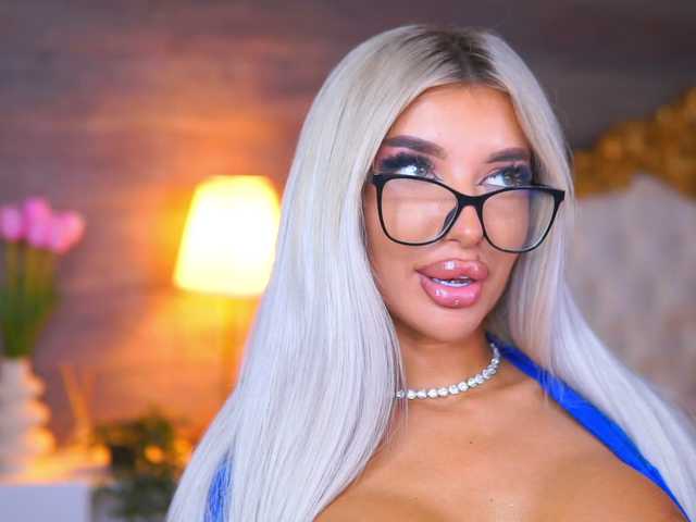 JuicyJessye live cam on BongaCams