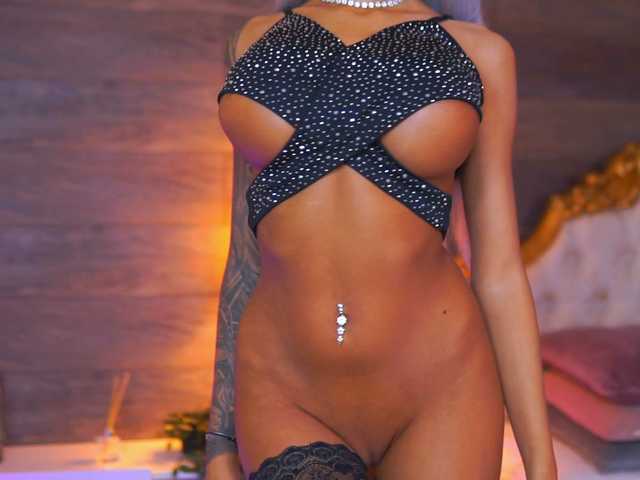 JuicyJessye live cam on BongaCams