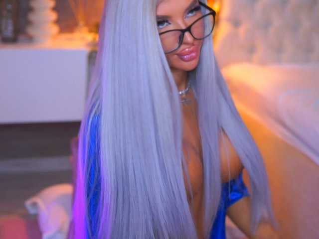 JuicyJessye live cam on BongaCams