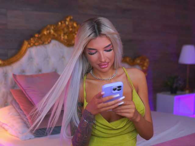 JuicyJessye live cam on BongaCams