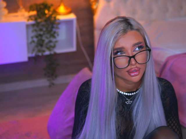 JuicyJessye live cam on BongaCams