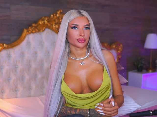 JuicyJessye live cam on BongaCams