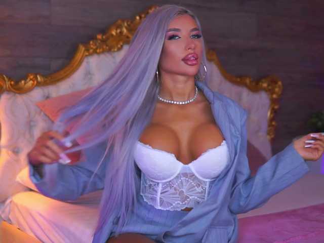 JuicyJessye live cam on BongaCams
