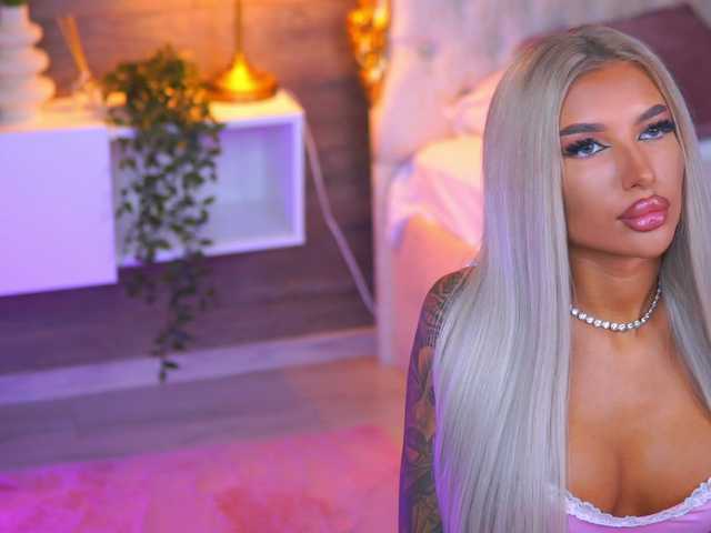 JuicyJessye live cam on BongaCams