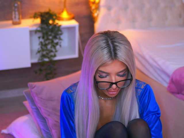 JuicyJessye live cam on BongaCams