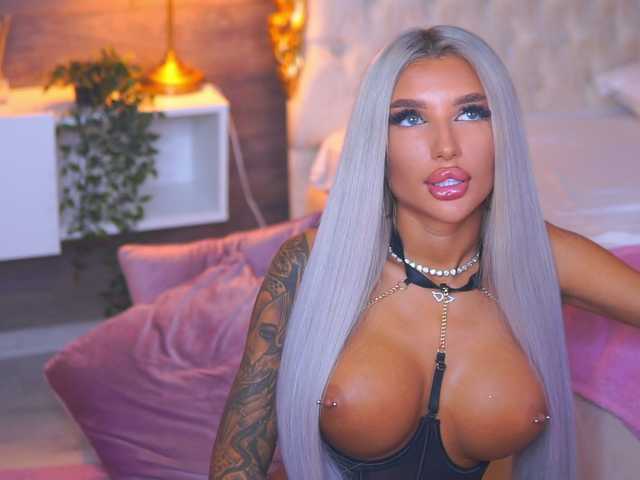 JuicyJessye live cam on BongaCams
