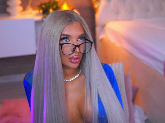 JuicyJessye live cam on BongaCams