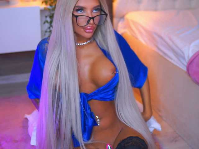 JuicyJessye live cam on BongaCams