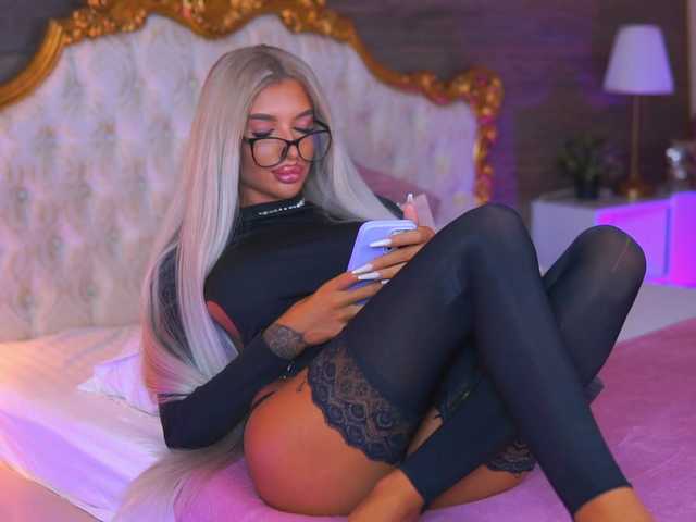 JuicyJessye live cam on BongaCams