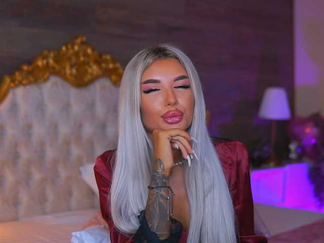JuicyJessye live cam on BongaCams
