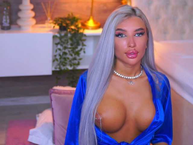 JuicyJessye live cam on BongaCams