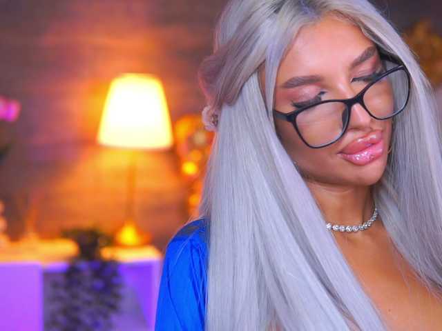JuicyJessye live cam on BongaCams