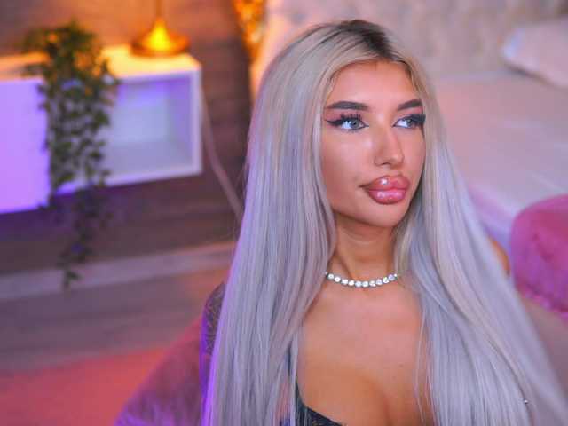 JuicyJessye live cam on BongaCams