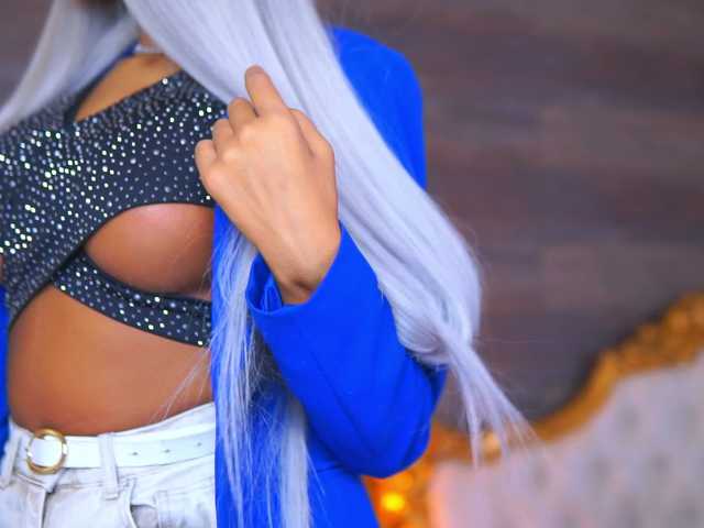 JuicyJessye live cam on BongaCams