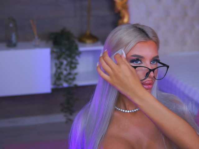  JuicyJessye chat room