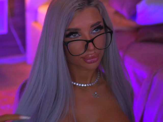 JuicyJessye live cam on BongaCams