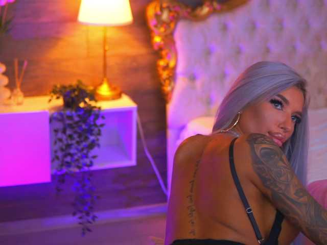 JuicyJessye live cam on BongaCams