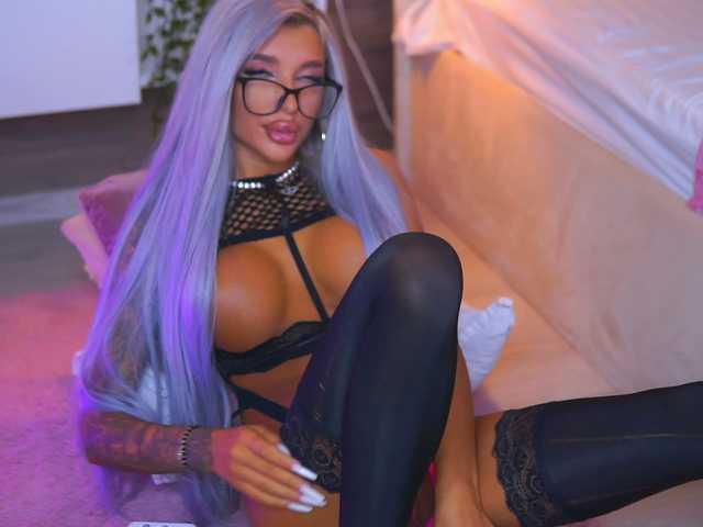 JuicyJessye live cam on BongaCams