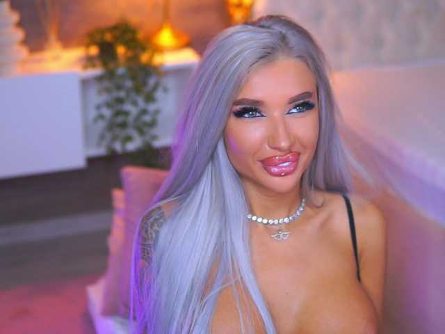 JuicyJessye live cam on BongaCams