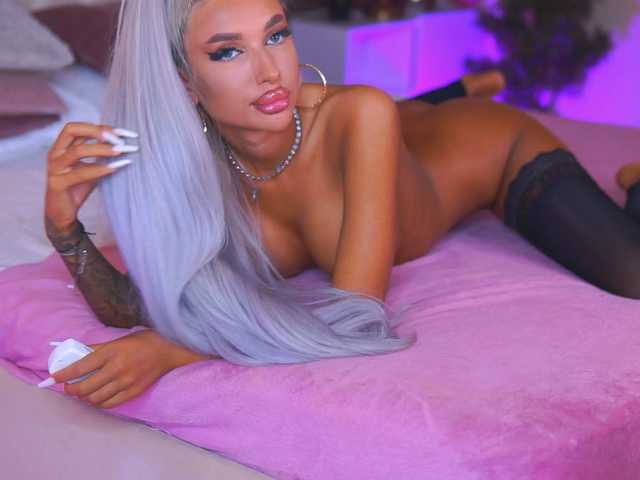 JuicyJessye live cam on BongaCams