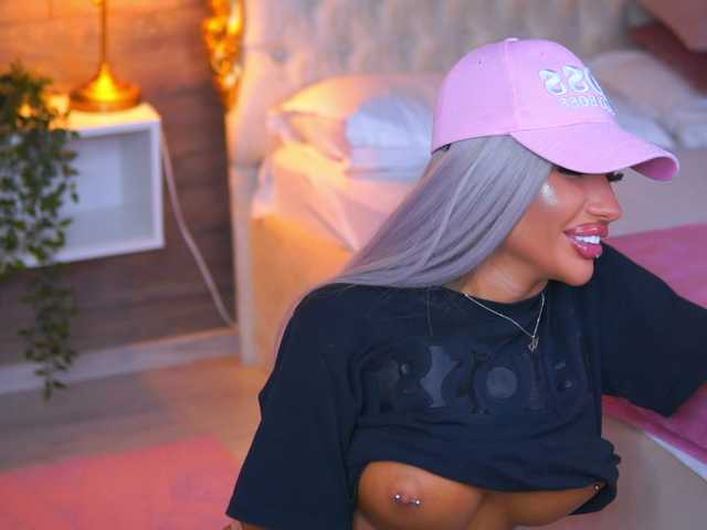 JuicyJessye live cam on BongaCams