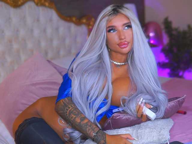 JuicyJessye live cam