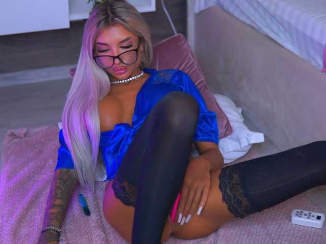 JuicyJessye live cam on BongaCams