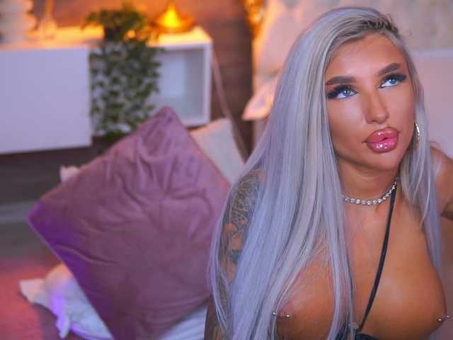 JuicyJessye live cam on BongaCams