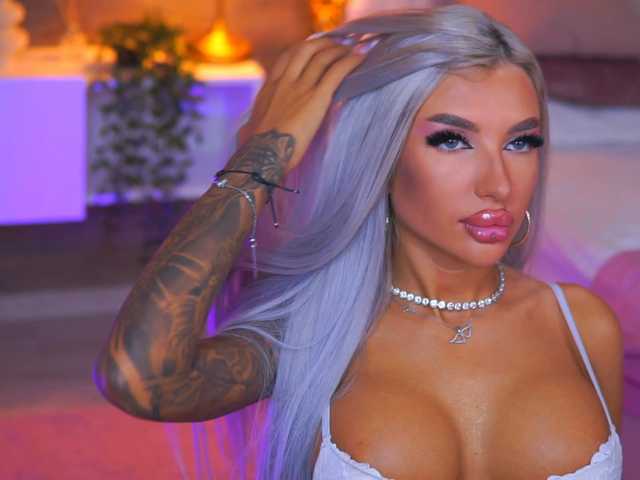 JuicyJessye live cam on BongaCams