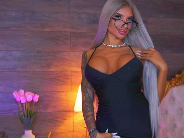JuicyJessye live cam on BongaCams