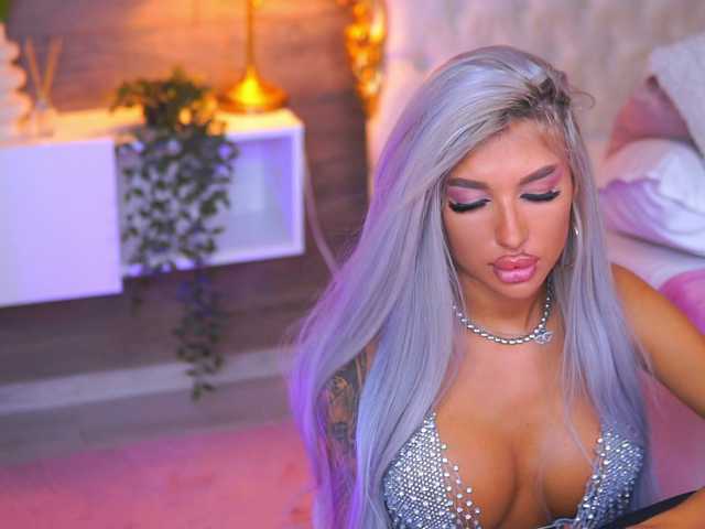 JuicyJessye live cam on BongaCams