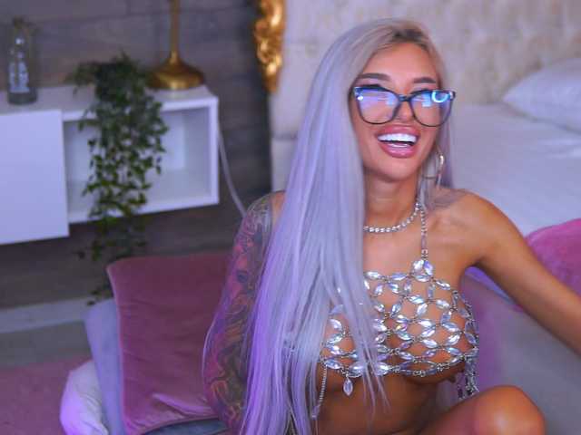 JuicyJessye live cam on BongaCams