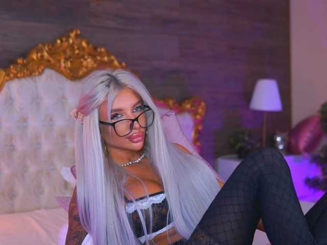 JuicyJessye live cam on BongaCams