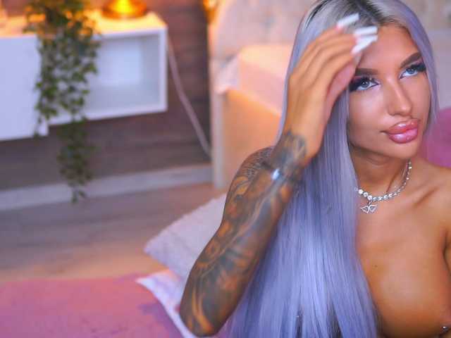 JuicyJessye live cam on BongaCams
