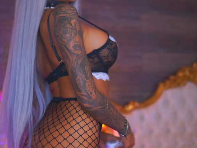 JuicyJessye live cam on BongaCams